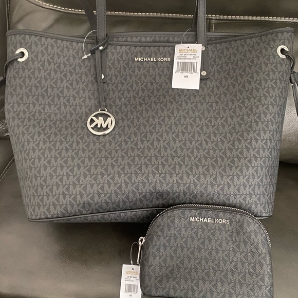 Purse - Picture 2 of 7